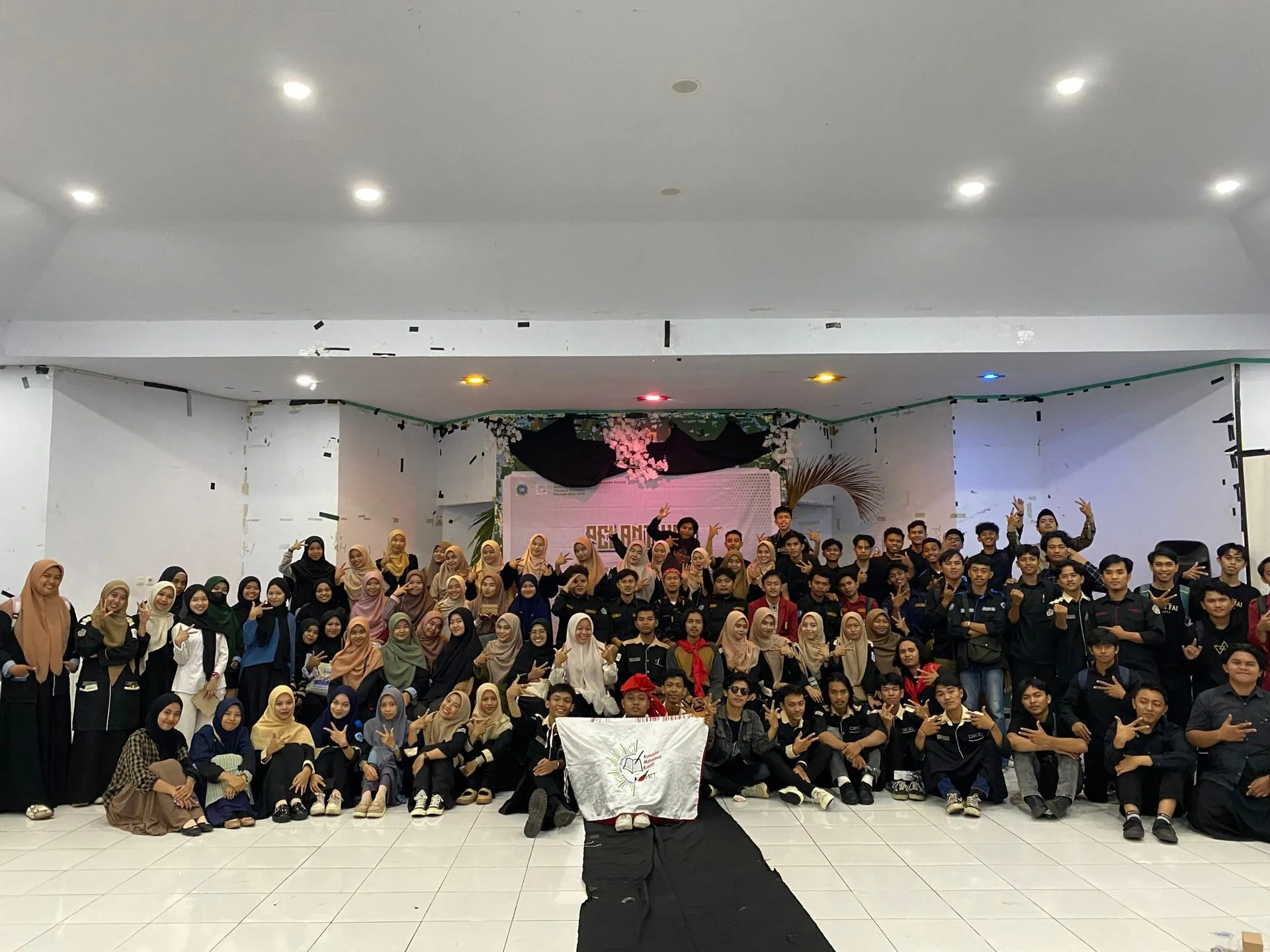 BEM FAI Unismuh Makassar Lantik Pengurus Baru Sanggar Seni Komet Periode 2024-2025