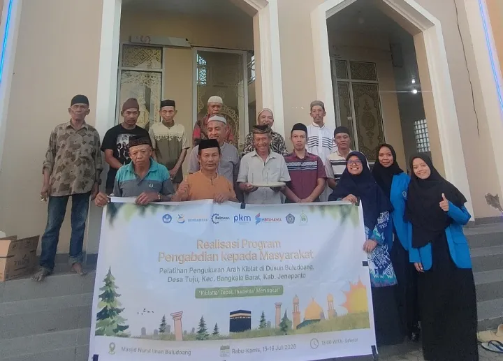 Momentum Rashdul Kiblat, Tim PKM-PM Unismuh Pastikan Arah Kiblat Masjid Nurul Iman Akurat