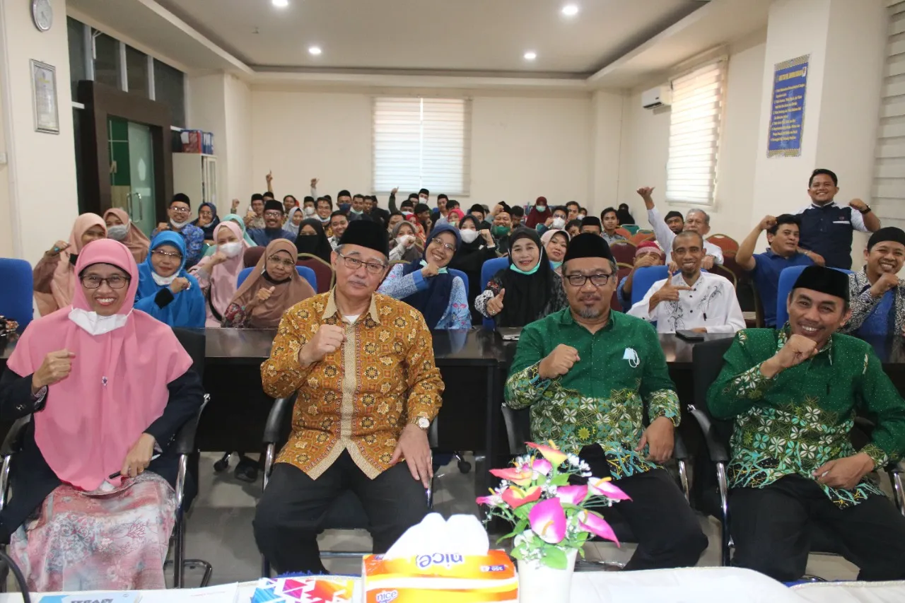 FAI Unismuh Makassar Gelar Buka Puasa Bersama dirangkaikan dengan Pengajian dan Bedah Buku